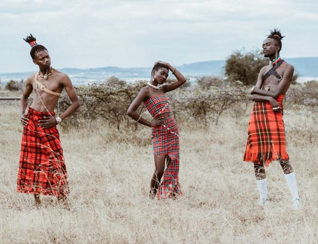 Zhorian Velkan y Koryn Blayke filman su documental sobre la preservación de culturas indígenas