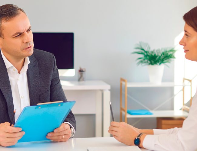 Desafíos para los jóvenes en la búsqueda de trabajo actualmente (y las habilidades recomendadas por un experto de LinkedIn para triunfar)