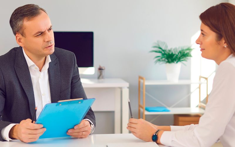 Desafíos para los jóvenes en la búsqueda de trabajo actualmente (y las habilidades recomendadas por un experto de LinkedIn para triunfar)